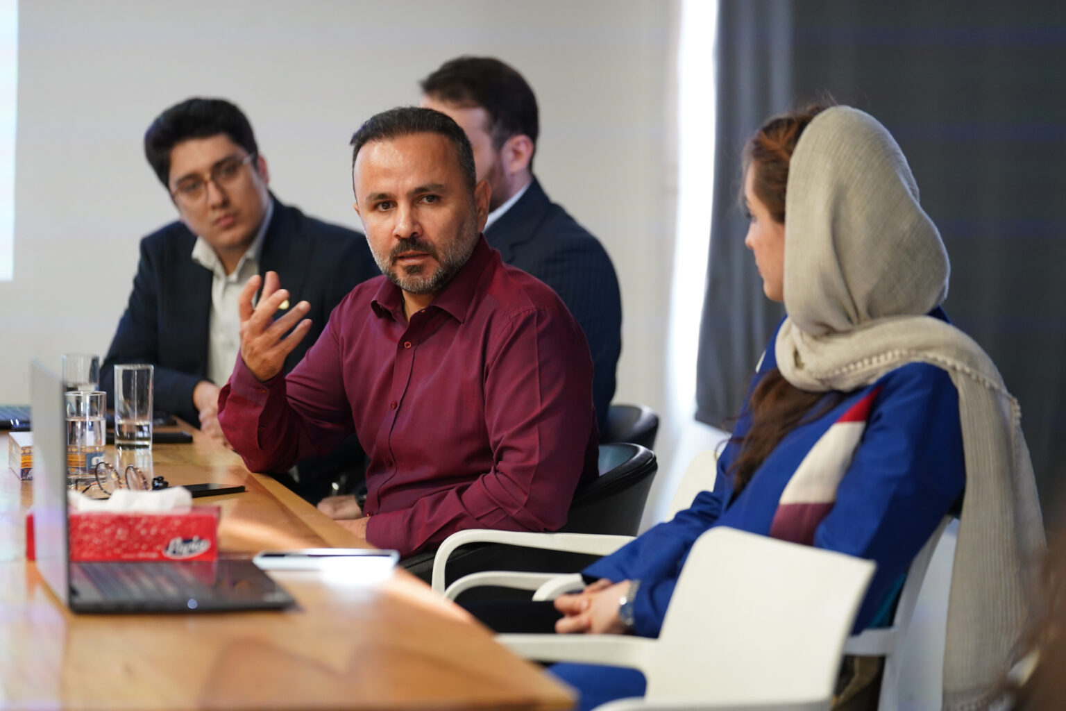 آیدا، دستیار هوشمند دیدار برای فروش انسانیتر